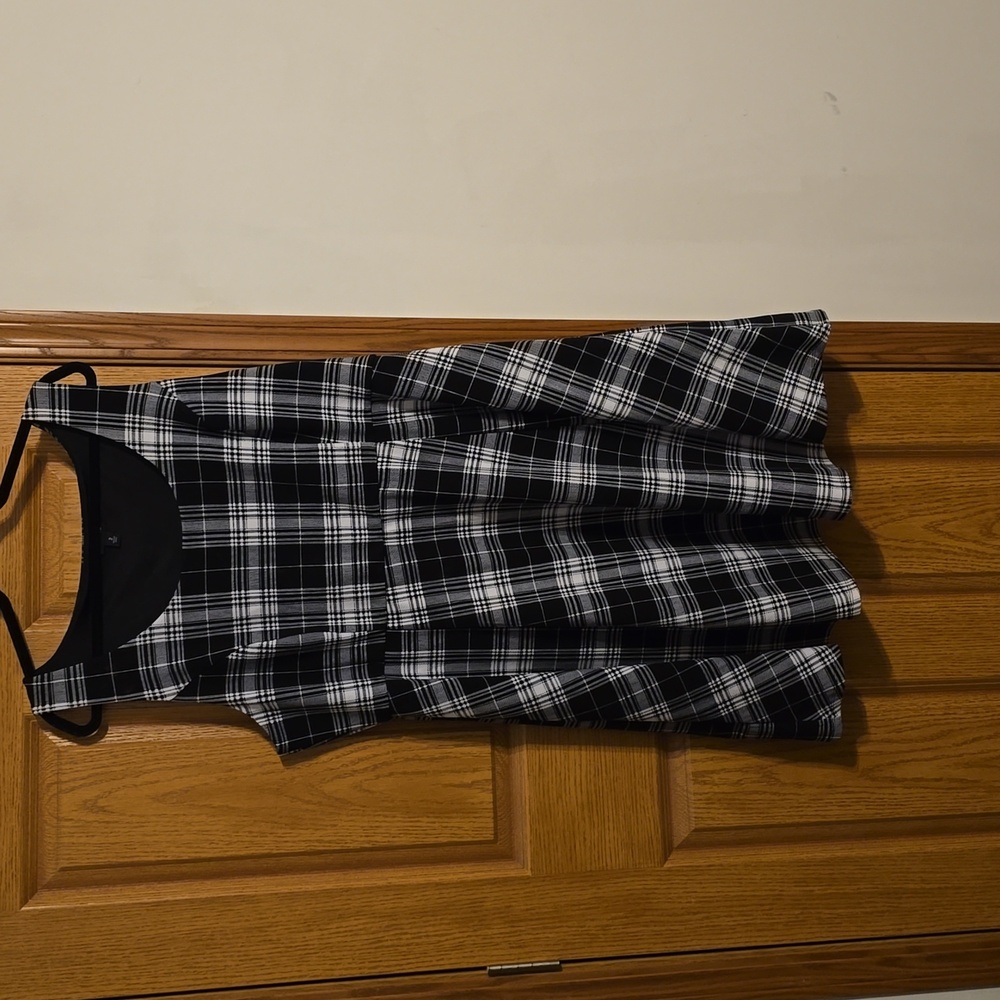 Textured knit plaid knee-length dress